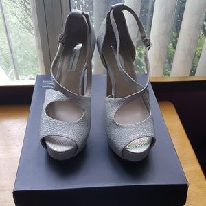 5 inch Grey Pumps